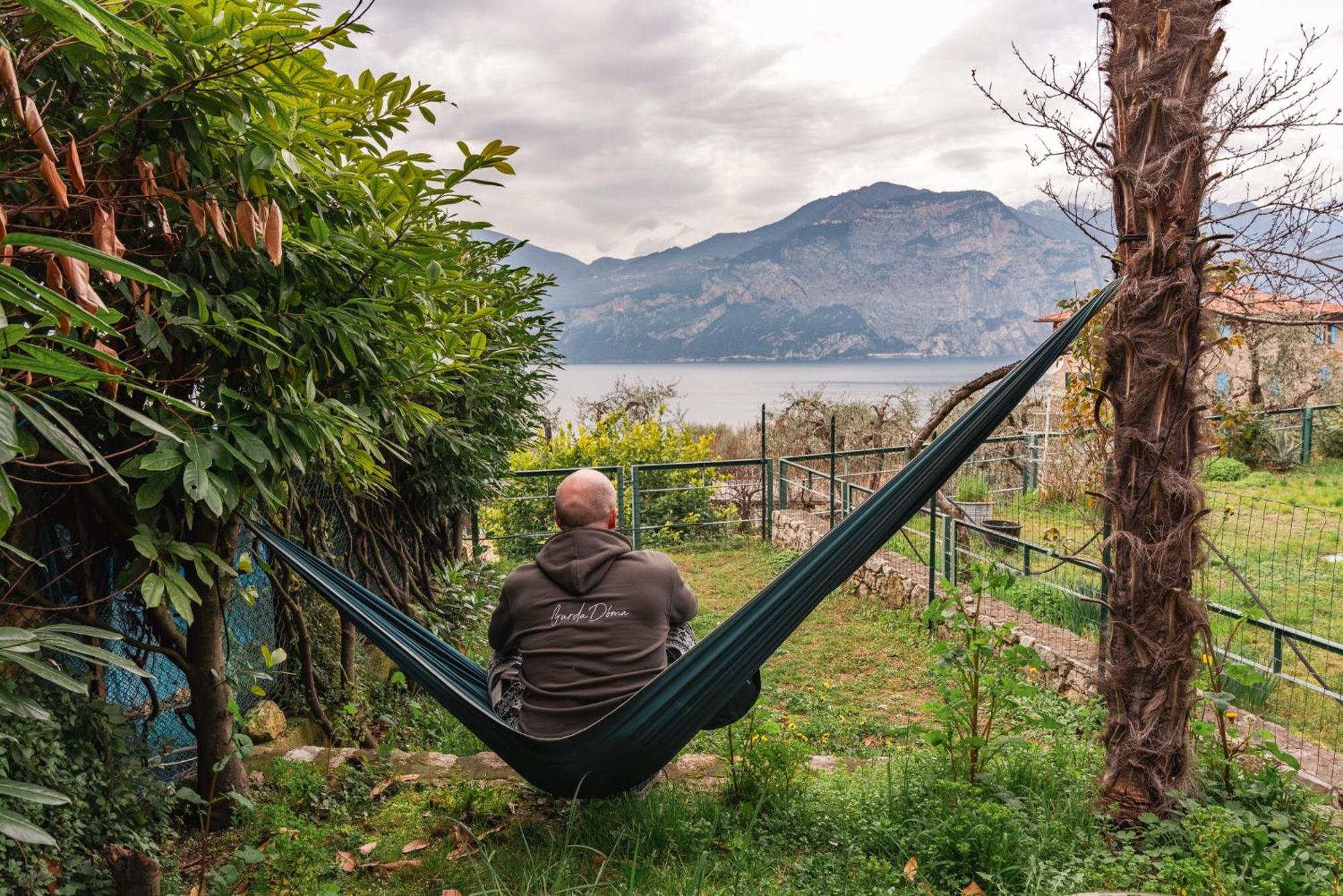 With Private Garden By Gardadoma Apartament Brenzone sul Garda